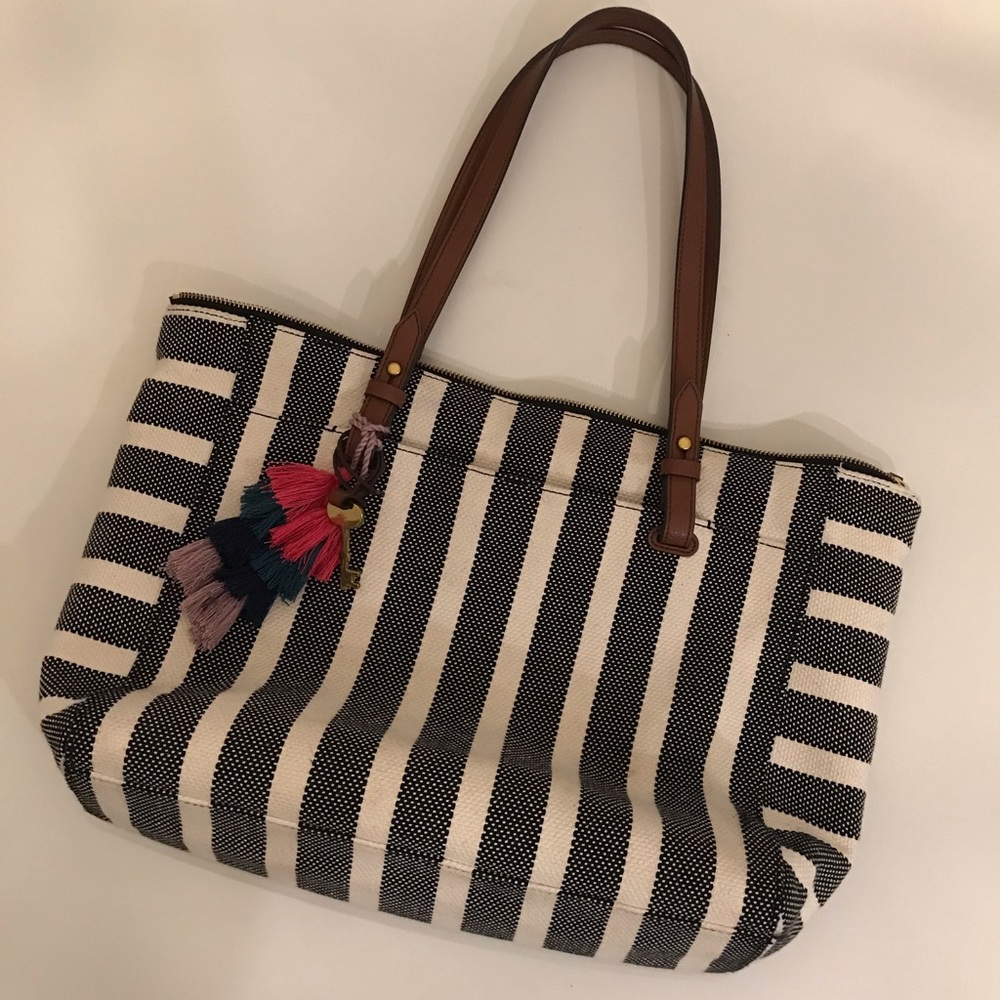 Like new Fossil tote bag